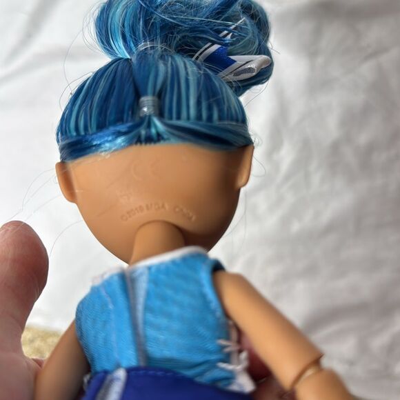 Rainbow High Cheer Skyler Bradshaw Cheerleader. - Picture 8 of 9